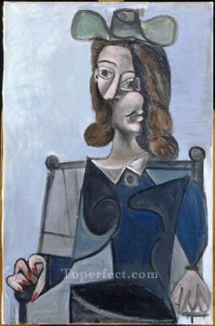 パブロ・ピカソ Painting - ブルービス帽をかぶった女性の胸像 1944年 パブロ・ピカソ